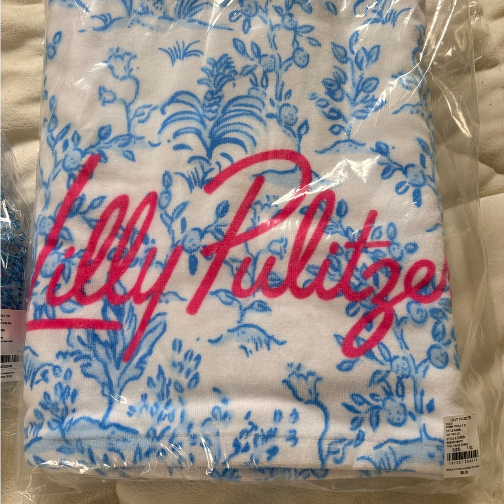 Lilly Pulitzer Blue and White Floral Towels (2)